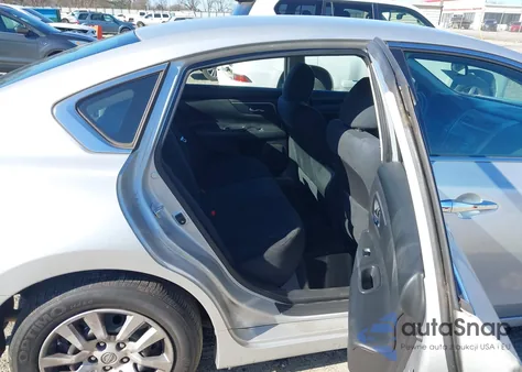 2015 Nissan Altima 2.5 from USA, damaged, VIN 1N4AL3AP5FC581517